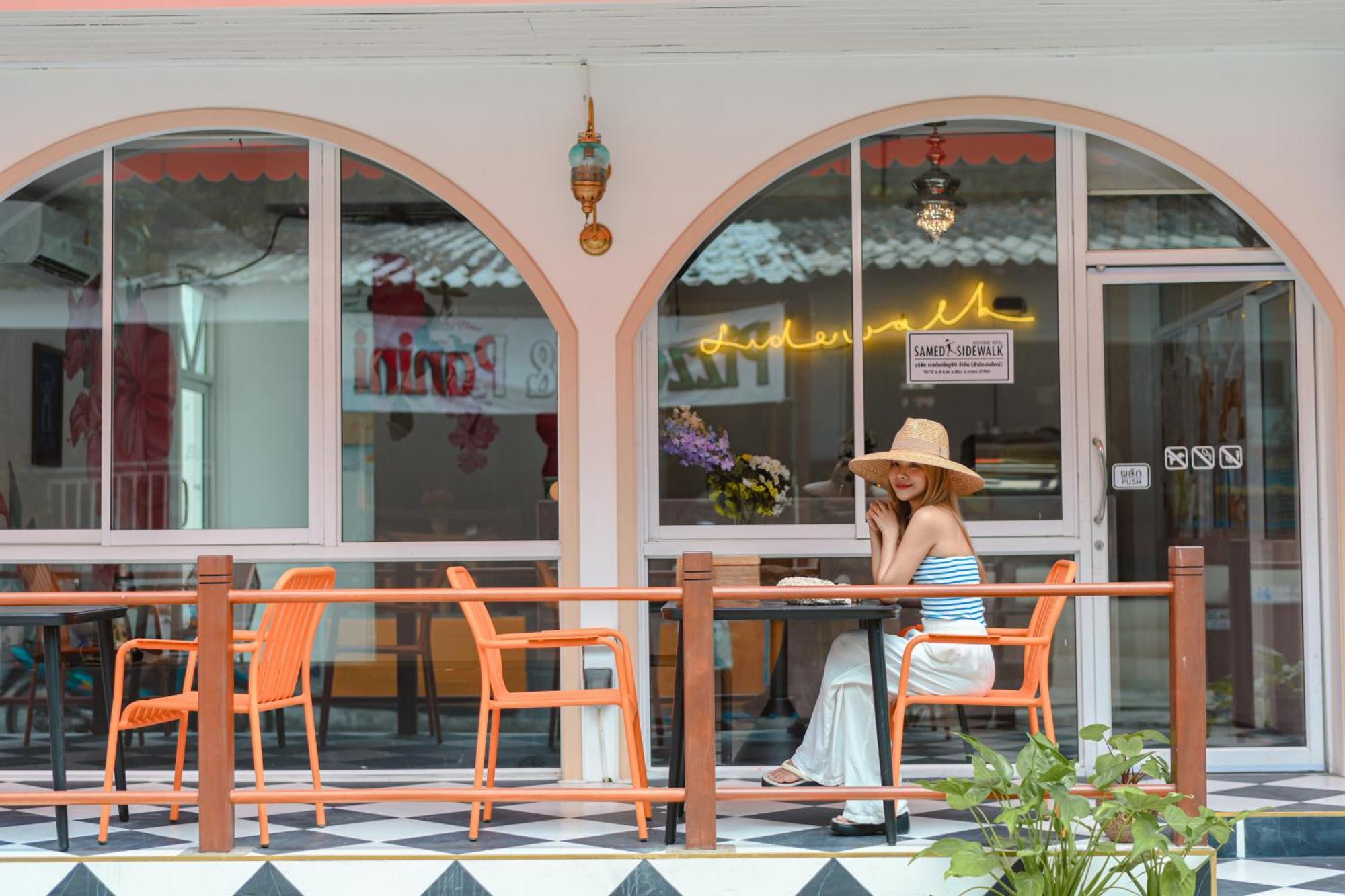 Sidewalk Boutique Hotel Koh Samet Exteriör bild