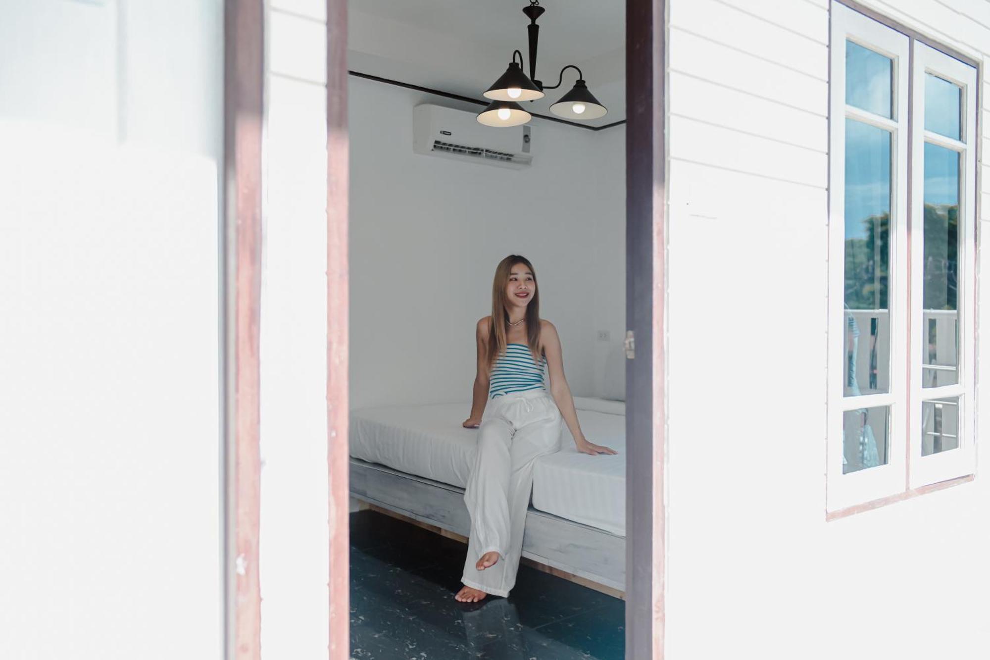 Sidewalk Boutique Hotel Koh Samet Exteriör bild