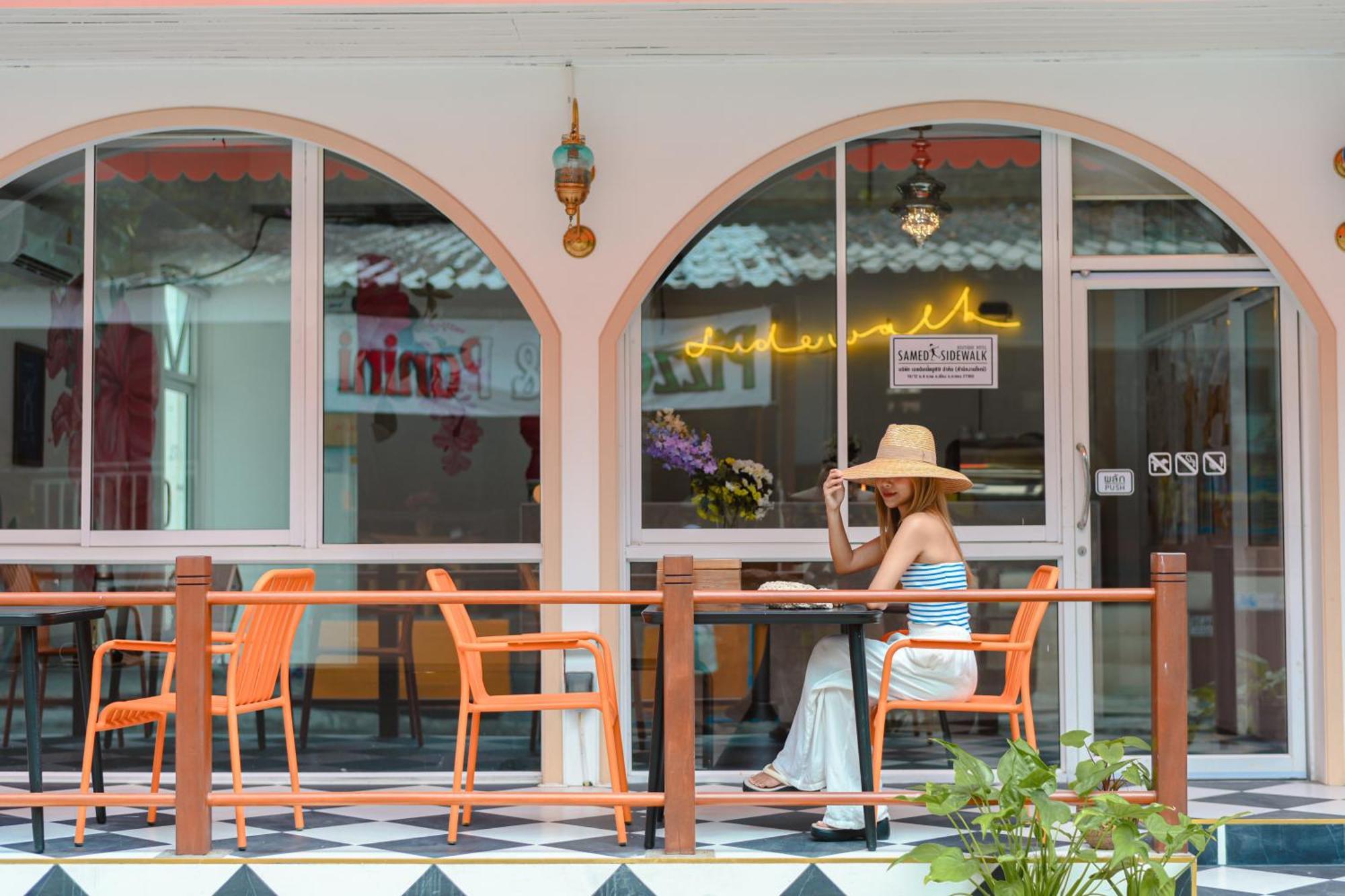 Sidewalk Boutique Hotel Koh Samet Exteriör bild