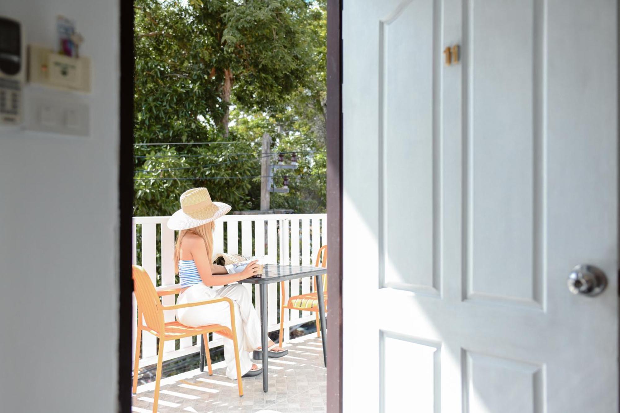 Sidewalk Boutique Hotel Koh Samet Exteriör bild